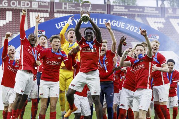 Dutch club AZ routs Hajduk 5 0 to win UEFA Youth League AP News
